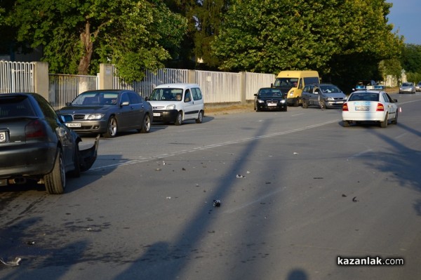 Катастрофа блокира източния изход на Казанлък /видео/