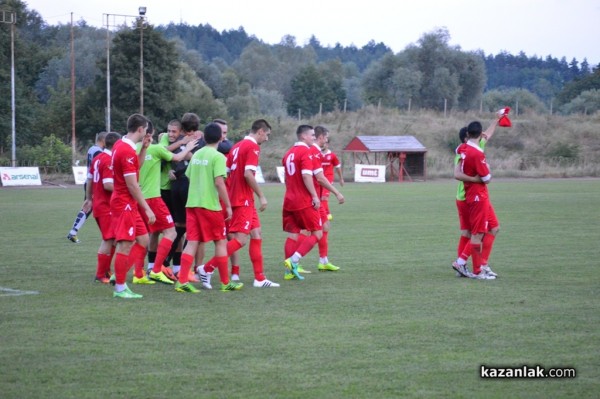 „Розова долина“ се класира напред в турнира за Купата на България след дузпи
