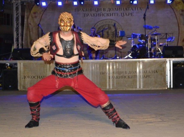 Кметът на община Казанлък откри официално 11-тото издание на Празниците в Долината на тракийските царе