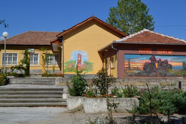 Кметът на Общината се включи в екопохода до Мегалита на село Бузовград