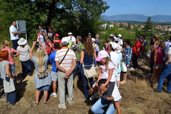 Кметът на Общината се включи в екопохода до Мегалита на село Бузовград