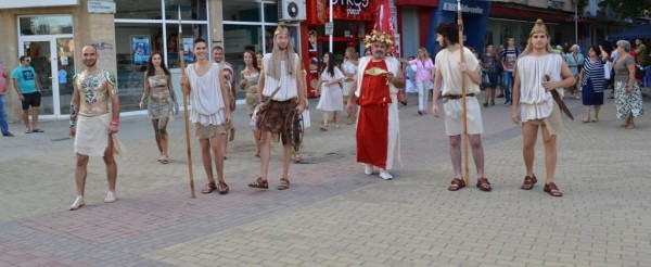 „Траките“ - в бодиарт, моден дизайн и през птичи поглед