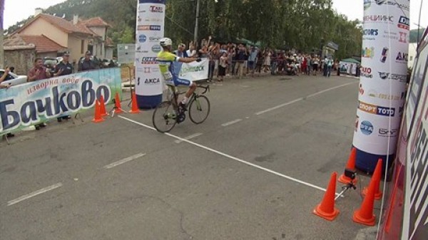Александър Алексиев финишира пръв в родния си Мъглиж