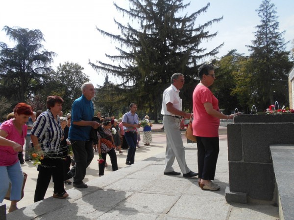 БСП в Казанлък празнува 9 септември днес