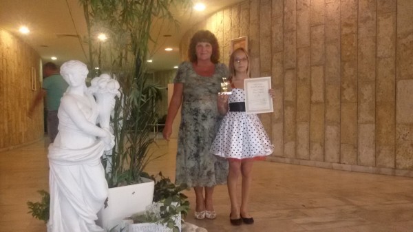  Пианистката Виктория Влахова спечели награда от конкурс в Албена