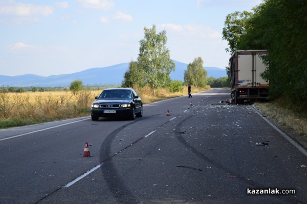 Челна катастрофа на два камиона по пътя за Стара Загора