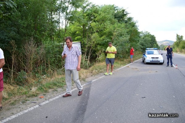 Челна катастрофа на два камиона по пътя за Стара Загора