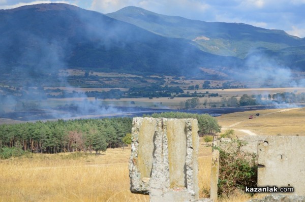 Пак запалиха пожар над военния полигон /видео и снимки/