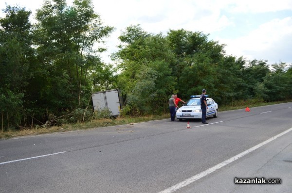 Челна катастрофа на два камиона по пътя за Стара Загора