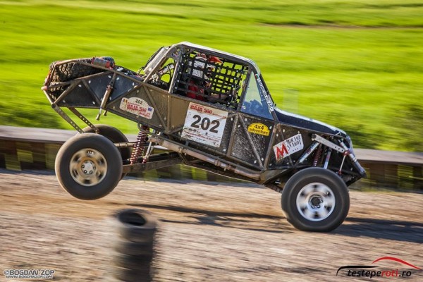 Дончо и Ива преминаха покрай Казанлък в 5-ия ден на „Балкан офроуд рали“