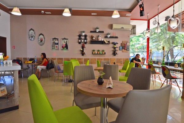 Cafe Мерси  - първото кафе с луксозни наргилета в Казанлък отвори днес