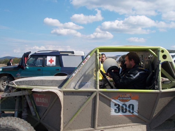  Дончо Цанев и Ива Бонева с успех в офроуд шампионата на Източна Европа