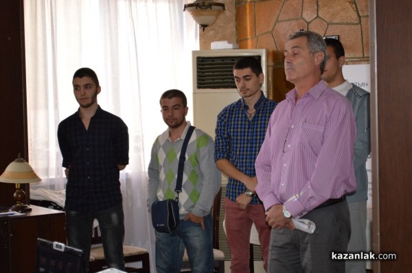 Ученици от ПГ „Иван Хаджиенов“ са впечатлили преподаватели в Дрезден с точност и познания