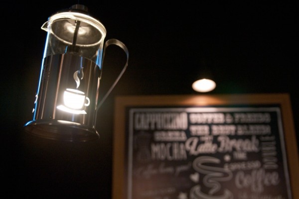 Coffee Place подарява чаша кафе на своите клиенти в понеделник