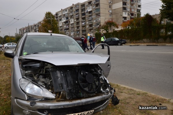 Възрастно семейство пострада при катастрофа до ромската махала