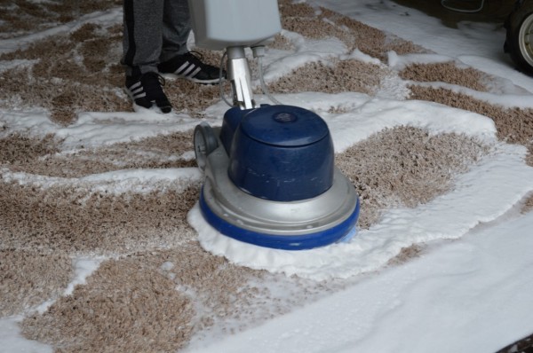 Нано продукт АНТИДЪЖД от Автомивка “ФРЕШ“ ви спестява есенните автомивки за 3 месеца!