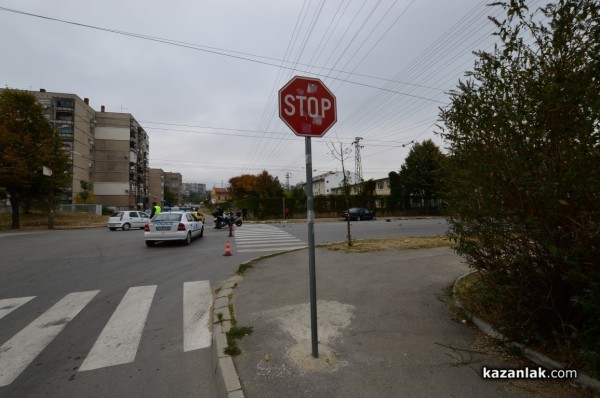 Възрастно семейство пострада при катастрофа до ромската махала