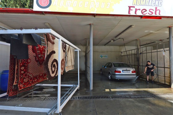 Нано продукт АНТИДЪЖД от Автомивка “ФРЕШ“ ви спестява есенните автомивки за 3 месеца!