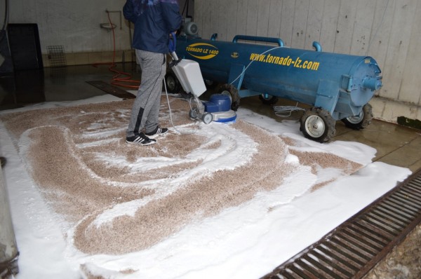 Нано продукт АНТИДЪЖД от Автомивка “ФРЕШ“ ви спестява есенните автомивки за 3 месеца!