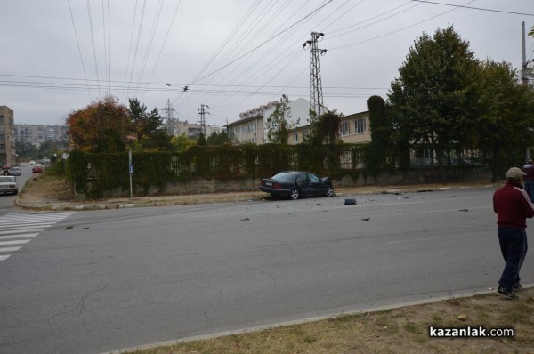 Възрастно семейство пострада при катастрофа до ромската махала
