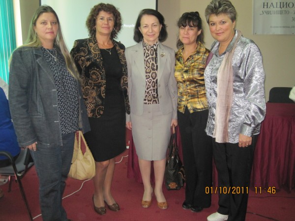 Преподавателката П.Тотева от ПГ „П. Стайнов“ - лектор в Националната конференция за четенето