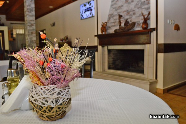 Камък и дърво – новата есенна премяна на ресторант „Ориент“