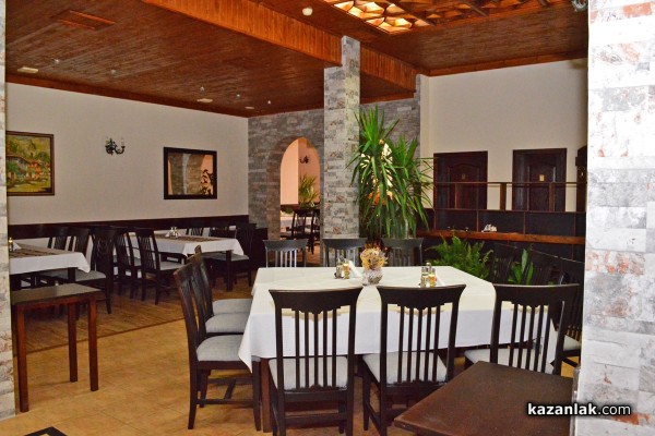 Камък и дърво – новата есенна премяна на ресторант „Ориент“