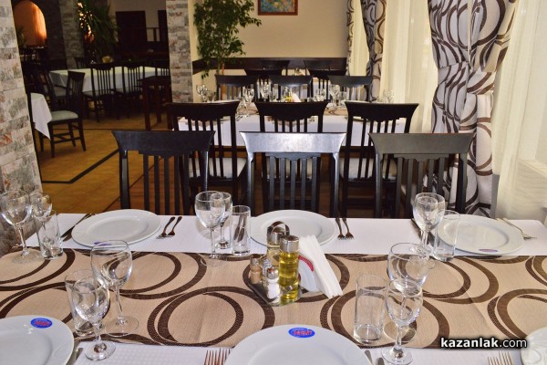 Камък и дърво – новата есенна премяна на ресторант „Ориент“