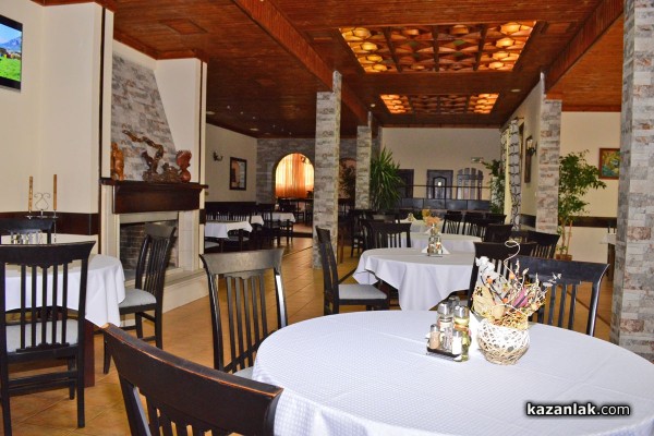 Камък и дърво – новата есенна премяна на ресторант „Ориент“