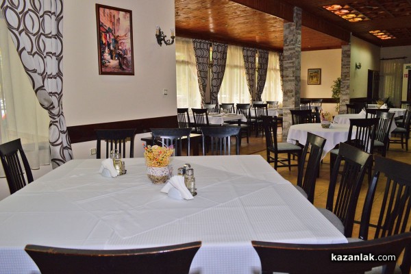 Камък и дърво – новата есенна премяна на ресторант „Ориент“