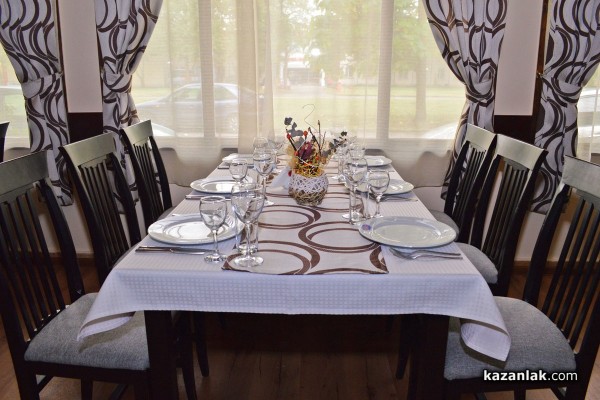 Камък и дърво – новата есенна премяна на ресторант „Ориент“