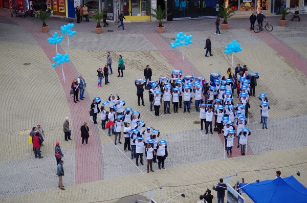 ГЕРБ Казанлък подкрепиха кандидат-президентската двойка в 17:17 на 17-ти