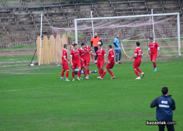 „Розова долина“ с трудна победа над „Гигант“