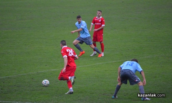 „Розова долина“ с трудна победа над „Гигант“