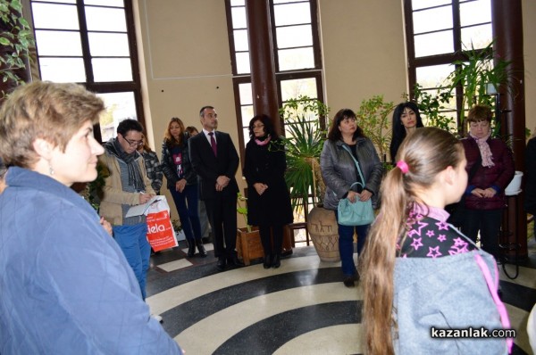 В Библиотеката откриха изложба  представяща будителите от Казанлък