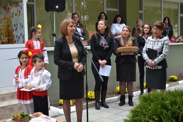 На Димитровден Кметът откри 3 нови придобивки за казанлъчани