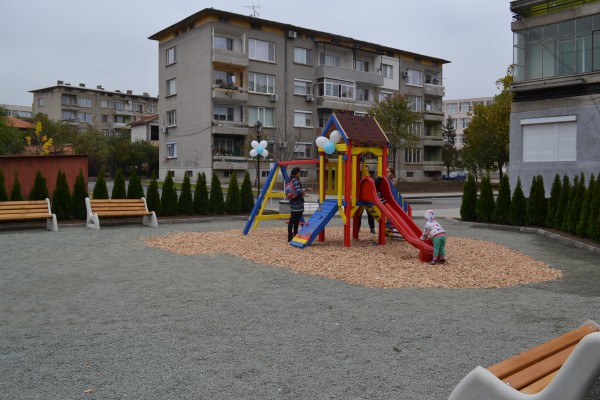 На Димитровден Кметът откри 3 нови придобивки за казанлъчани