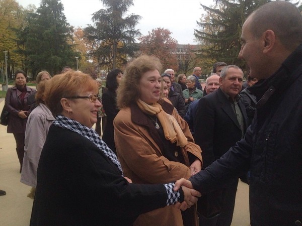 Цецка Цачева в Казанлък: Ще настоявам да има равни условия за едрия и средния бизнес