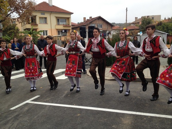 На Димитровден Кметът откри 3 нови придобивки за казанлъчани