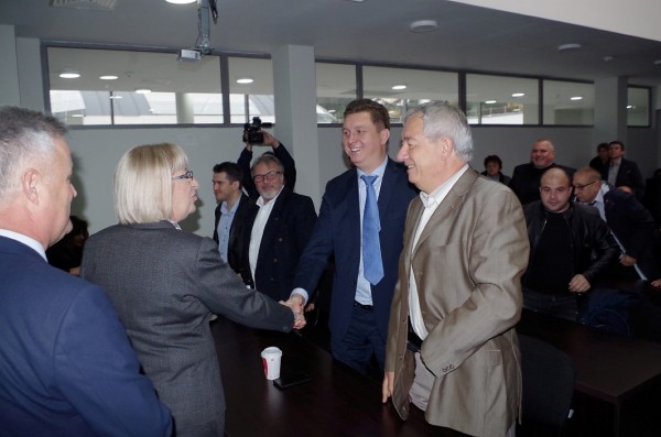 Цецка Цачева в Казанлък: Ще настоявам да има равни условия за едрия и средния бизнес