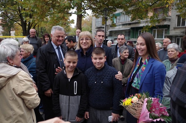 Цецка Цачева в Казанлък: Ще насърчавам политиките в интерес на хората