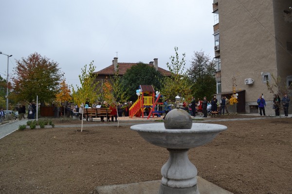 На Димитровден Кметът откри 3 нови придобивки за казанлъчани