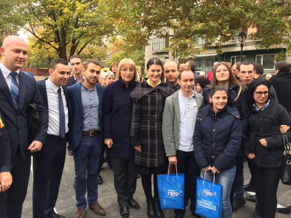 Цецка Цачева в Казанлък: Ще насърчавам политиките в интерес на хората