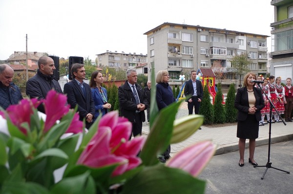 Цецка Цачева в Казанлък: Ще насърчавам политиките в интерес на хората