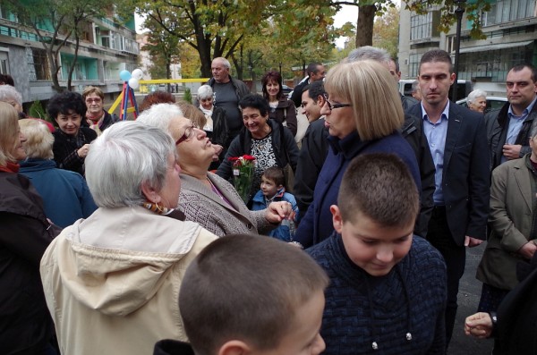 Цецка Цачева в Казанлък: Ще насърчавам политиките в интерес на хората