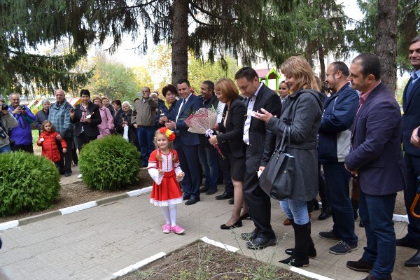 На Димитровден Кметът откри 3 нови придобивки за казанлъчани