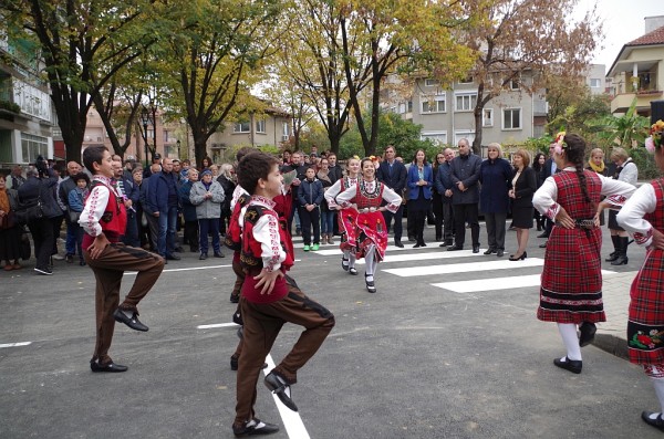 Цецка Цачева в Казанлък: Ще насърчавам политиките в интерес на хората