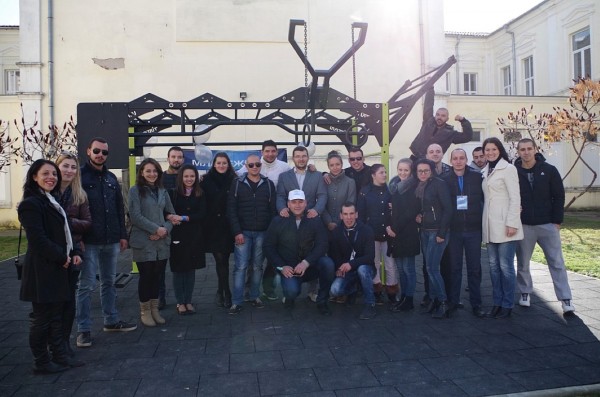 МГЕРБ подари нов комбиниран уред за стрийт фитнес на казанлъчани