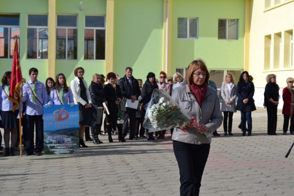 Кметът на Общината поздрави учениците на ОУ „Свети Паисий Хилендарски“ за празника