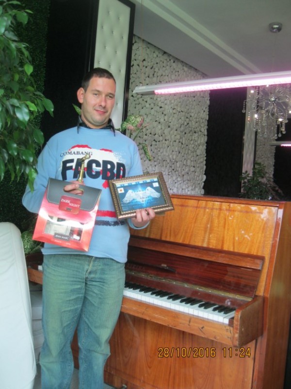 Младежи от защитеното жилище в Овощник с награди от конкурс за красиви надежди